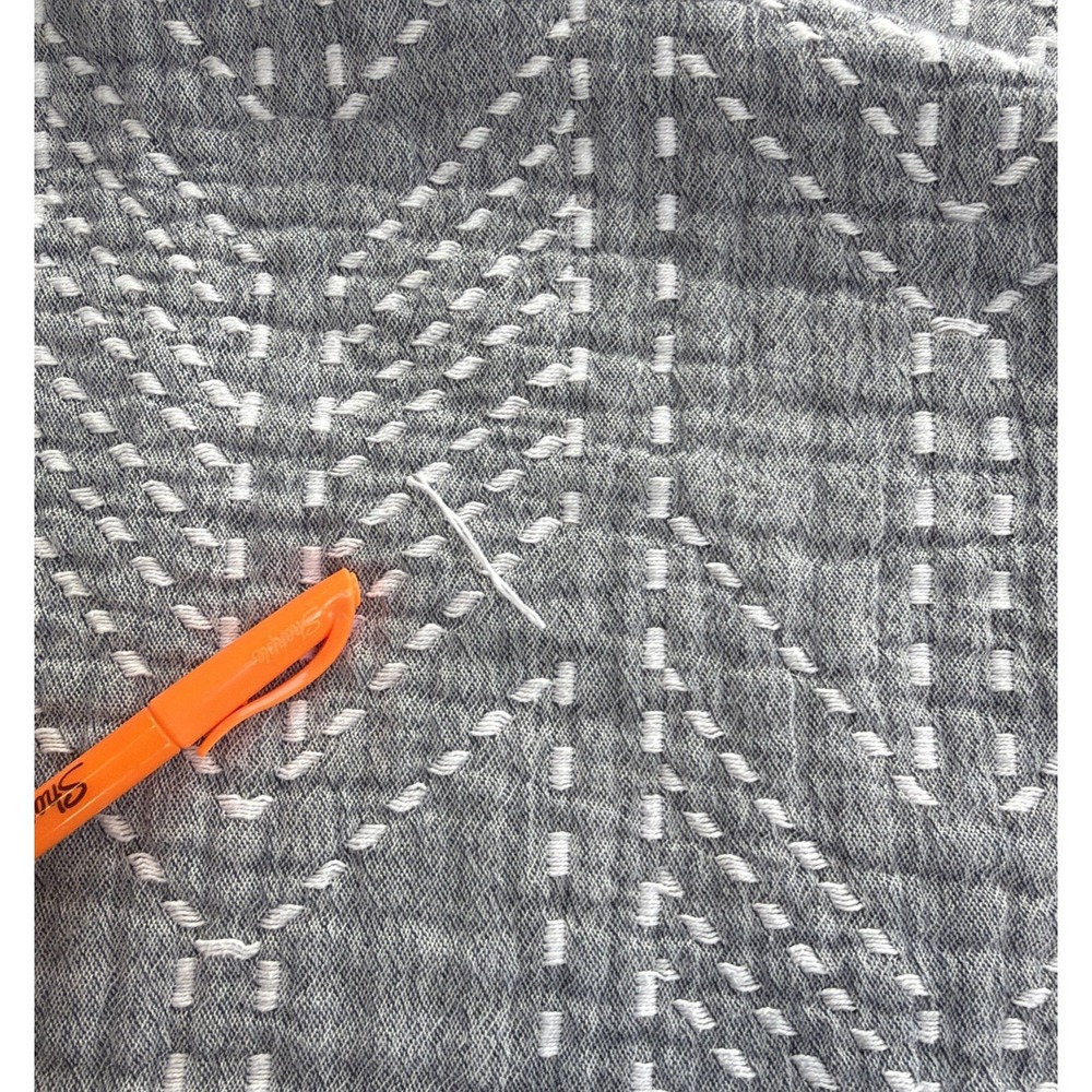 West Elm ORGANIC Cotton & Linen Arrow Blanket F/Q Reversible Grey Beige Quilt - Picture 9 of 10